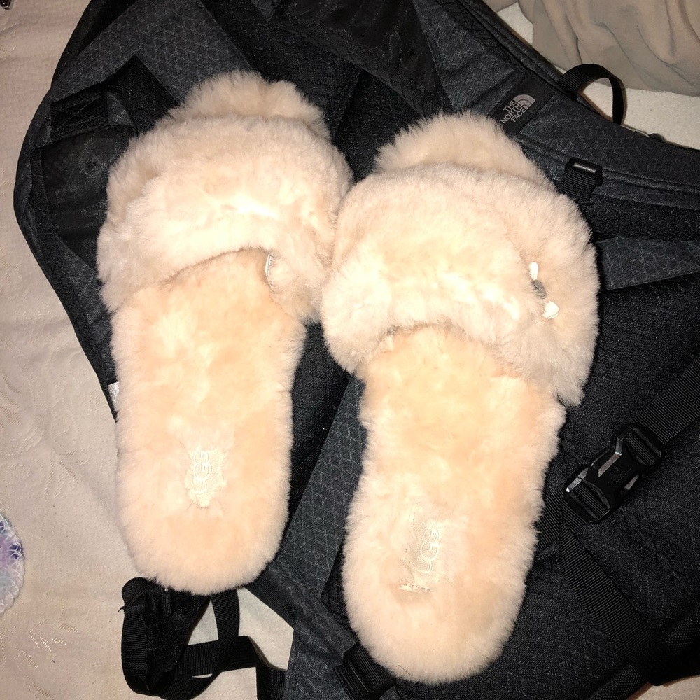 NEW Ugg fluff slippers